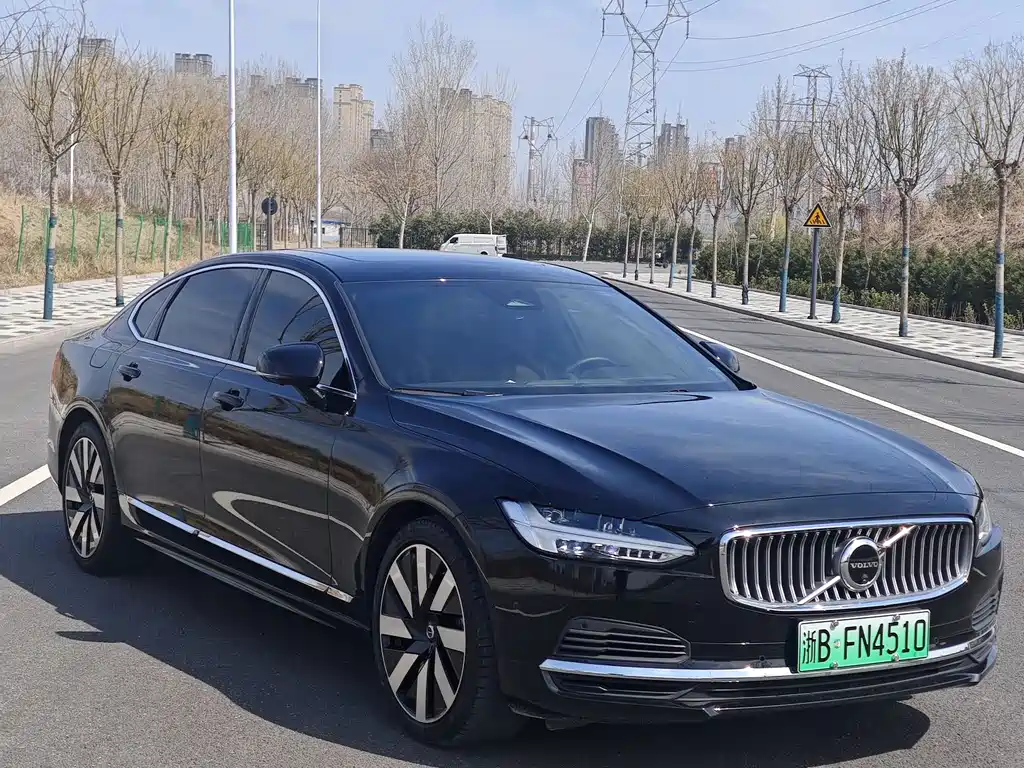 VOLVO S90 PLUG IN HYBRID