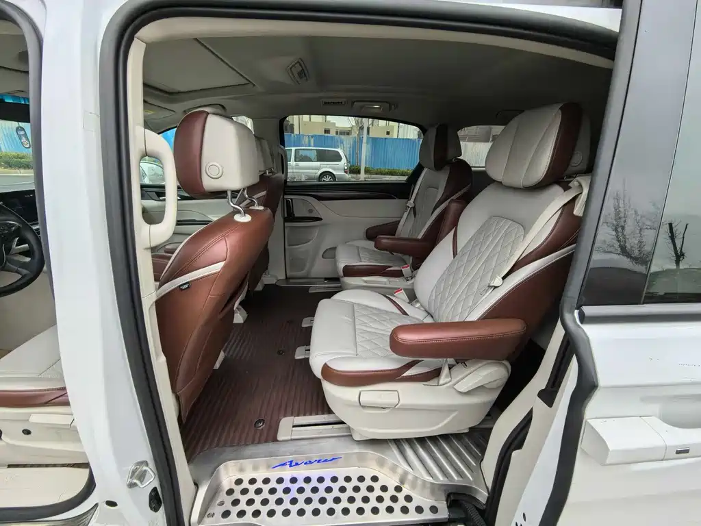 Buick GL8 — миниатюра 6