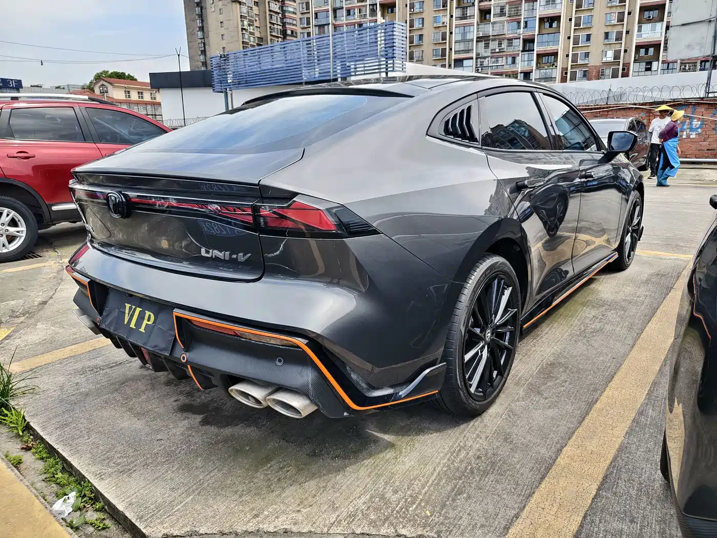 Chang'an UNI-V 2023 Silver/gray из Китая, фото 2