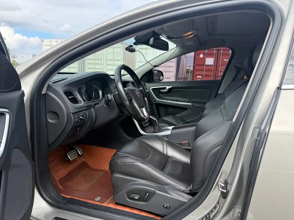 Volvo S60 — миниатюра 7