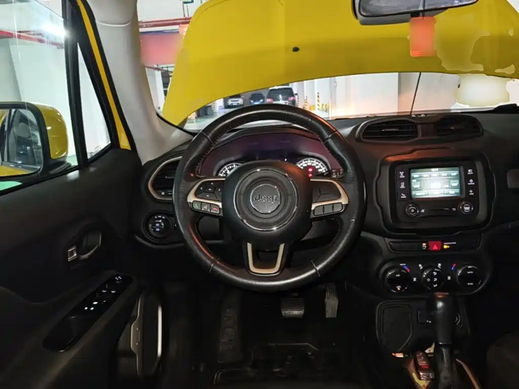 Jeep Renegade — миниатюра 11