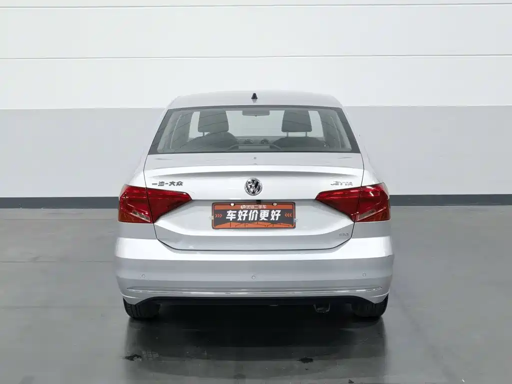 Volkswagen Jetta — миниатюра 4