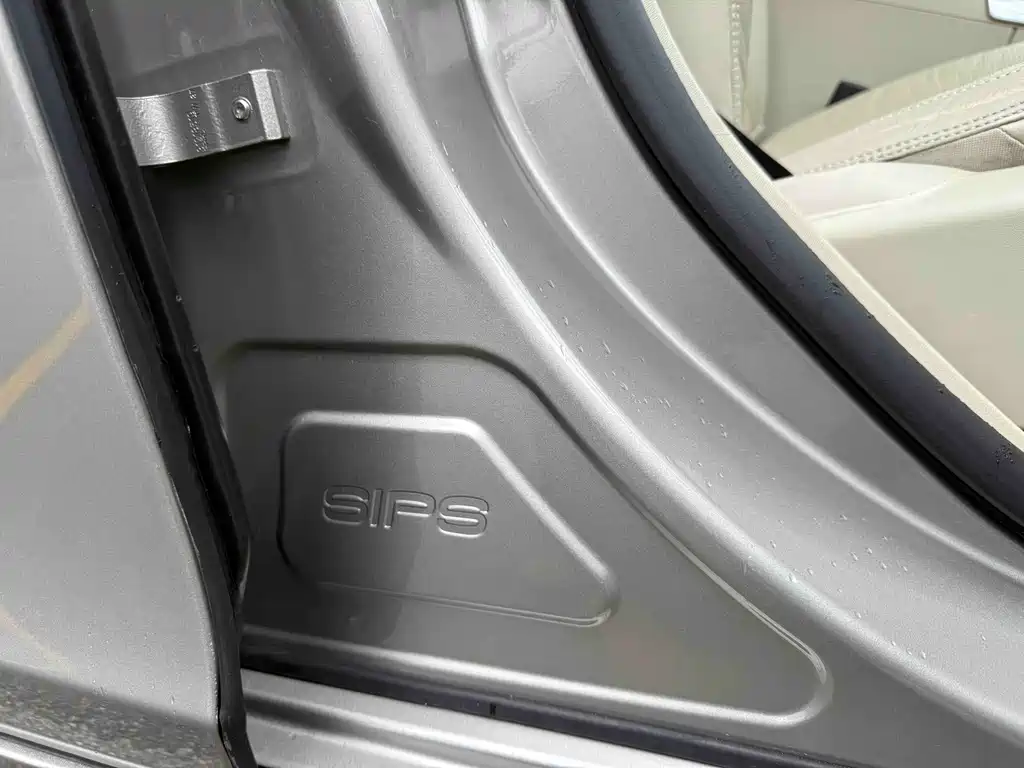 Volvo S60 (Import) — миниатюра 16