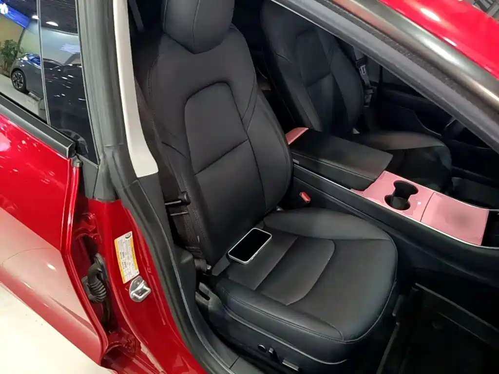 Tesla Model 3 — миниатюра 25