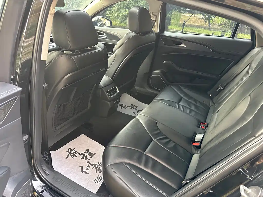 Hongqi Hongqi H5 — миниатюра 7