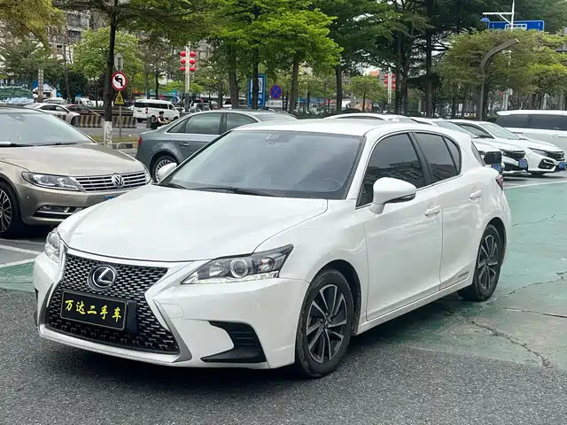 LEXUS CT 2018