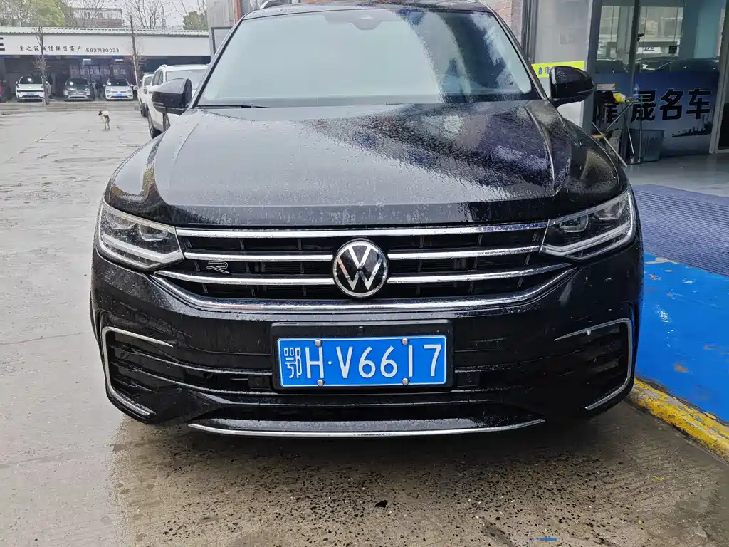 VOLKSWAGEN TIGUAN L