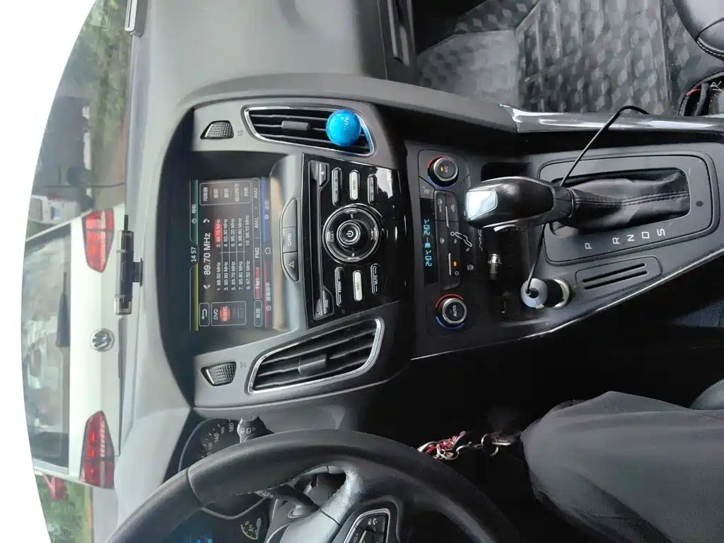 Ford Focus — миниатюра 6