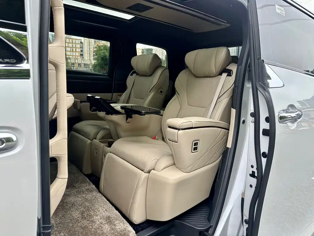 Toyota Alphard 2024 2.5L Premium