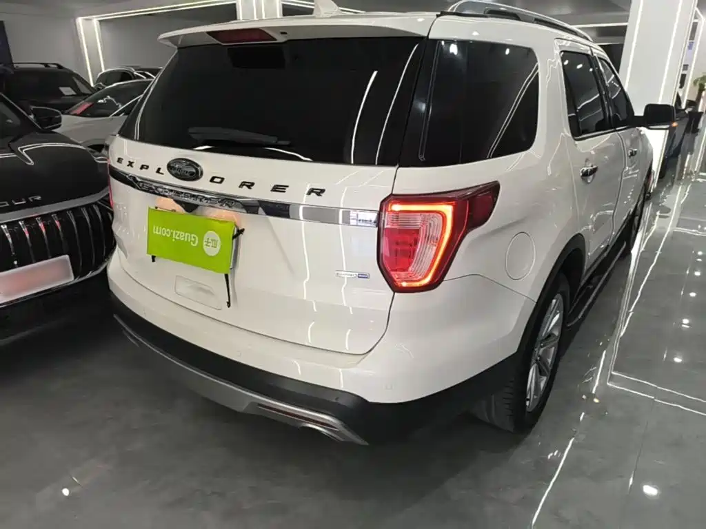 Ford Explorer (Import) — миниатюра 8