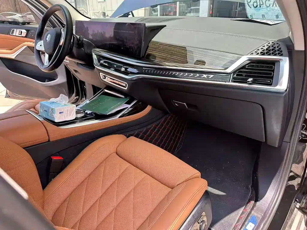BMW X7 2023 xDrive40i Lead Luxury
