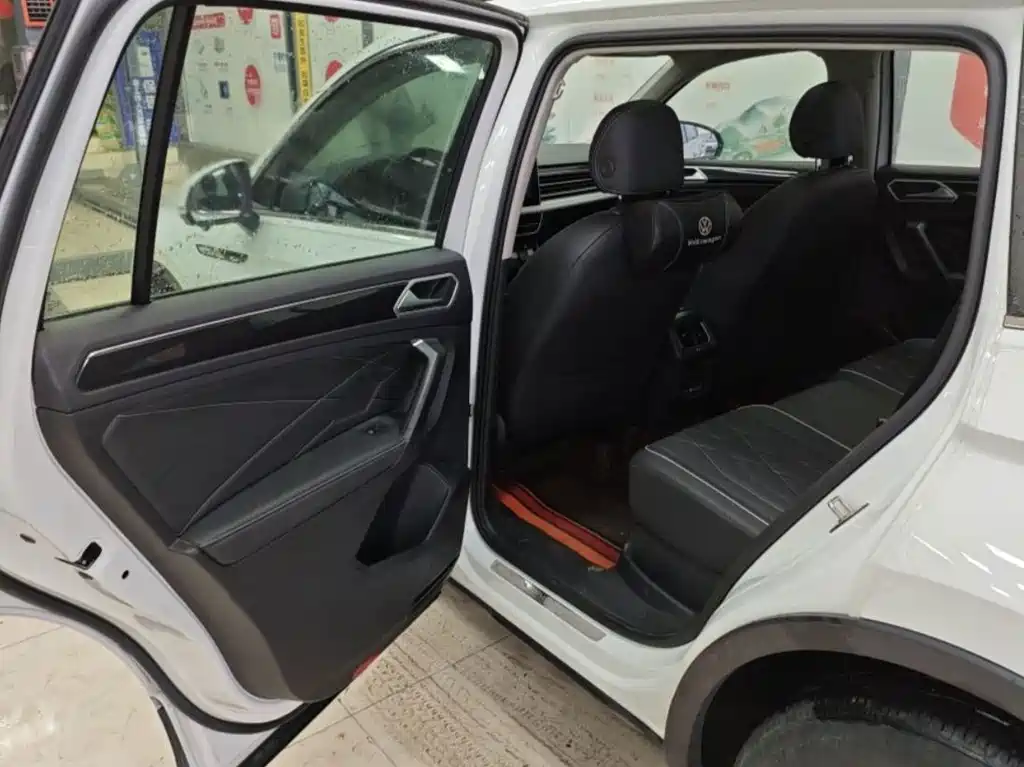 Volkswagen Tiguan L — миниатюра 11