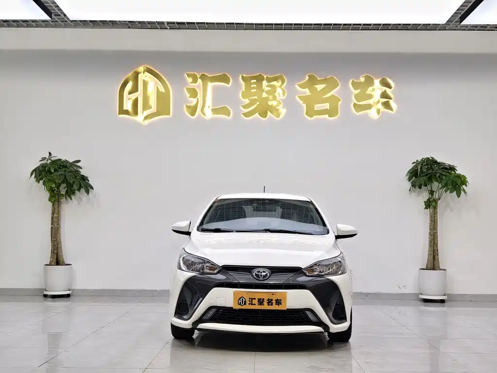 Toyota Yaris L — миниатюра 2