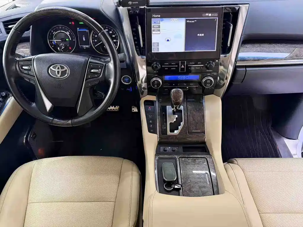 Toyota Vellfire — миниатюра 8
