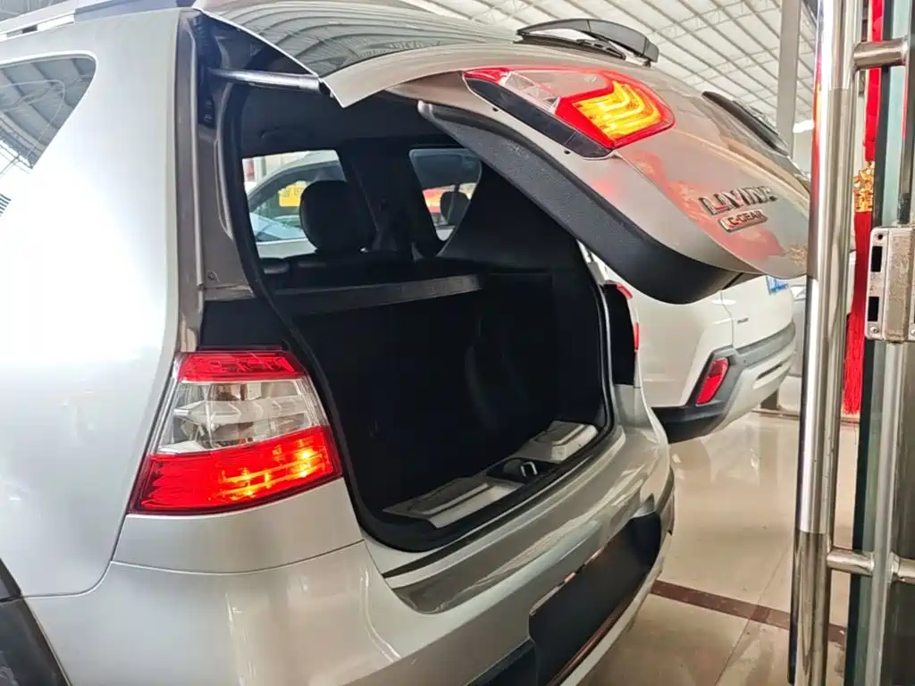 Nissan Livina — миниатюра 19