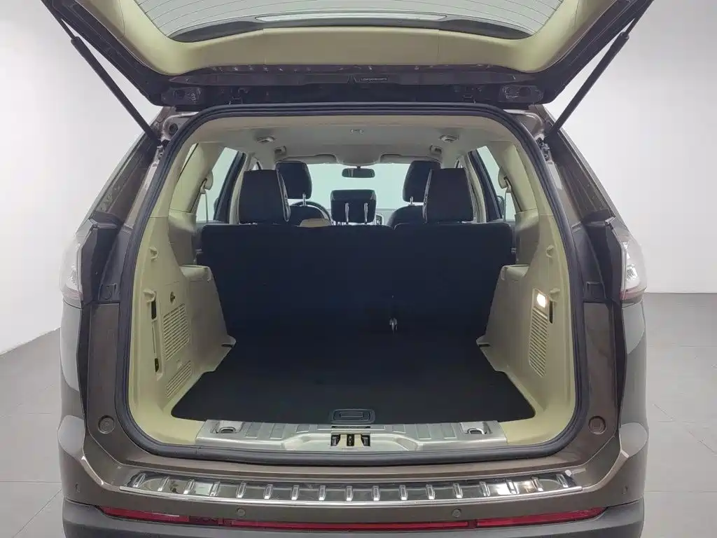 Ford Edge — миниатюра 16