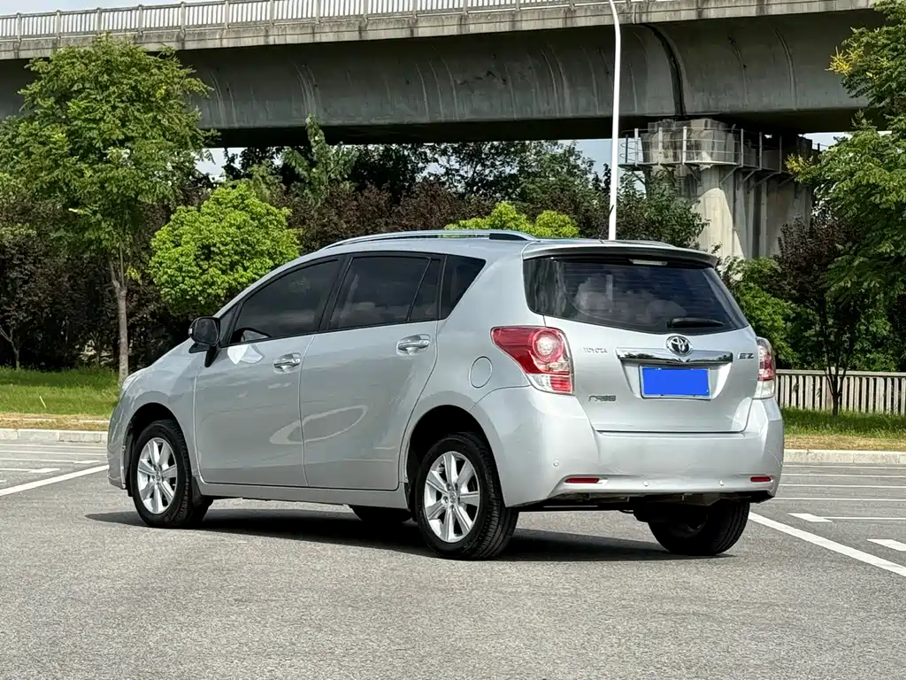 Toyota Verso — миниатюра 4