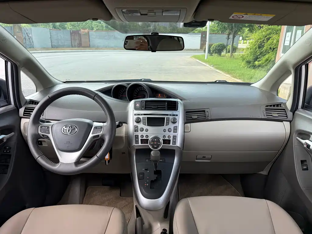 Toyota Verso — миниатюра 10