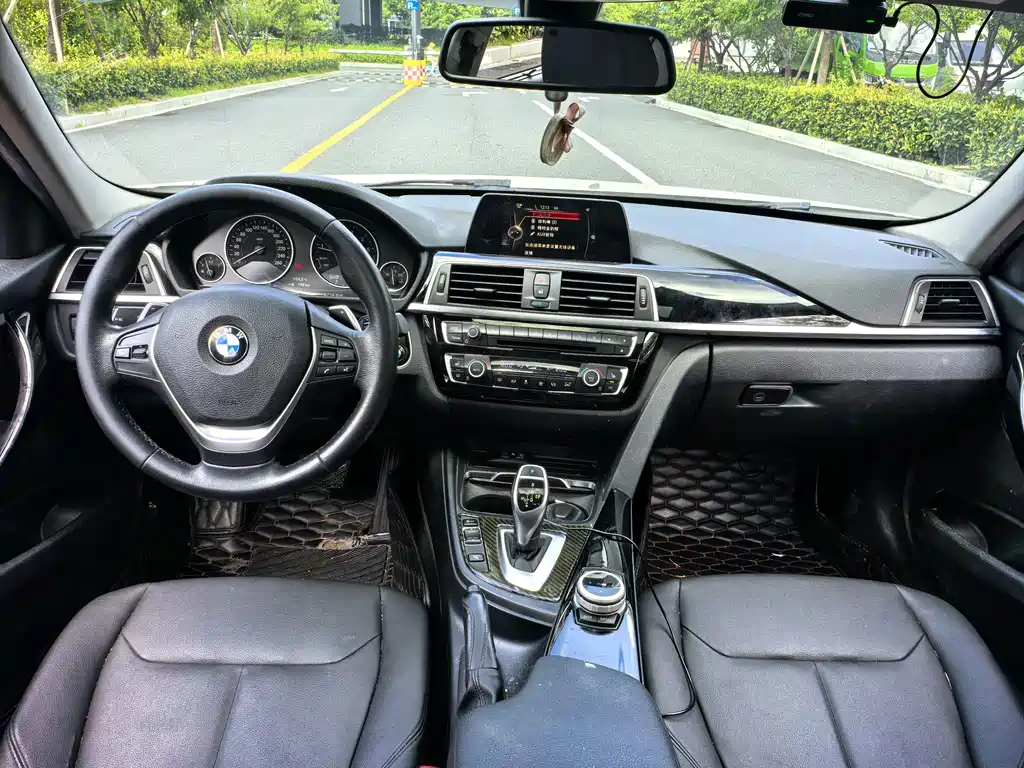 BMW 3 Series — миниатюра 12