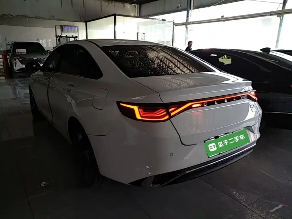 Geely L HiP — миниатюра 5