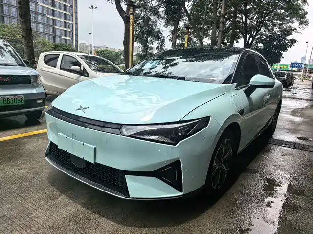 XPeng P5