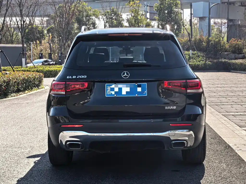 MERCEDES-BENZ GLB