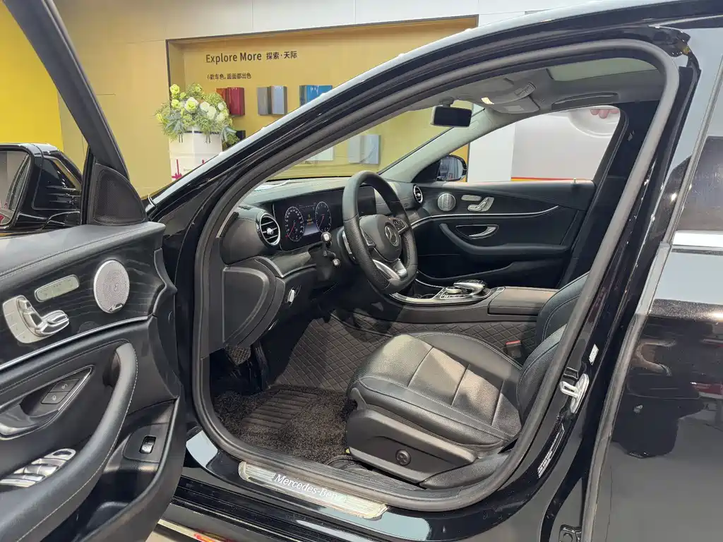 MERCEDES-BENZ E CLASS