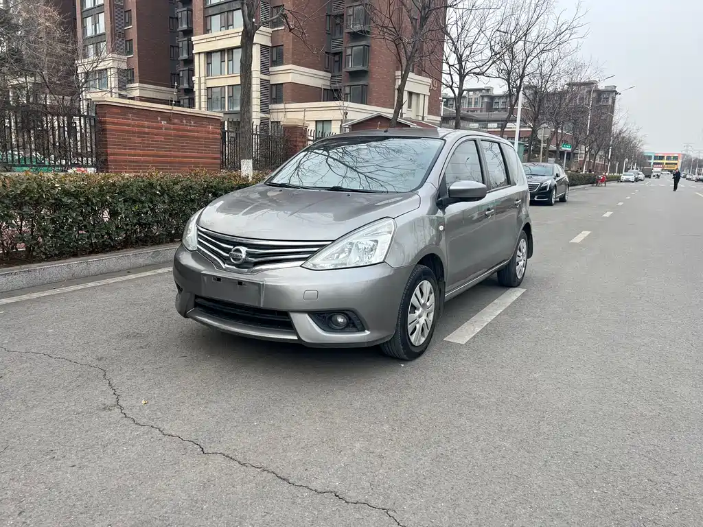 Nissan Livina 2014
