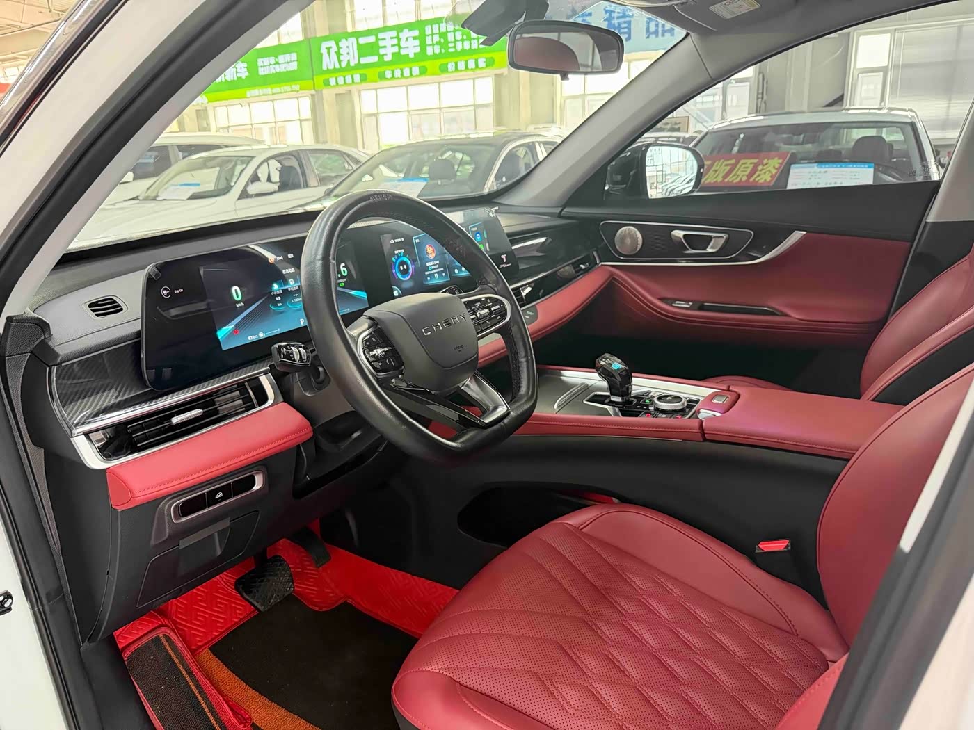 CHERY Tiggo 7 PLUS 1.5 л 2023 г. Белый, пробег 37600 км