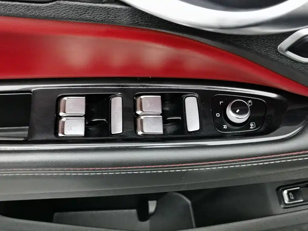 Geely Xingyue — миниатюра 9