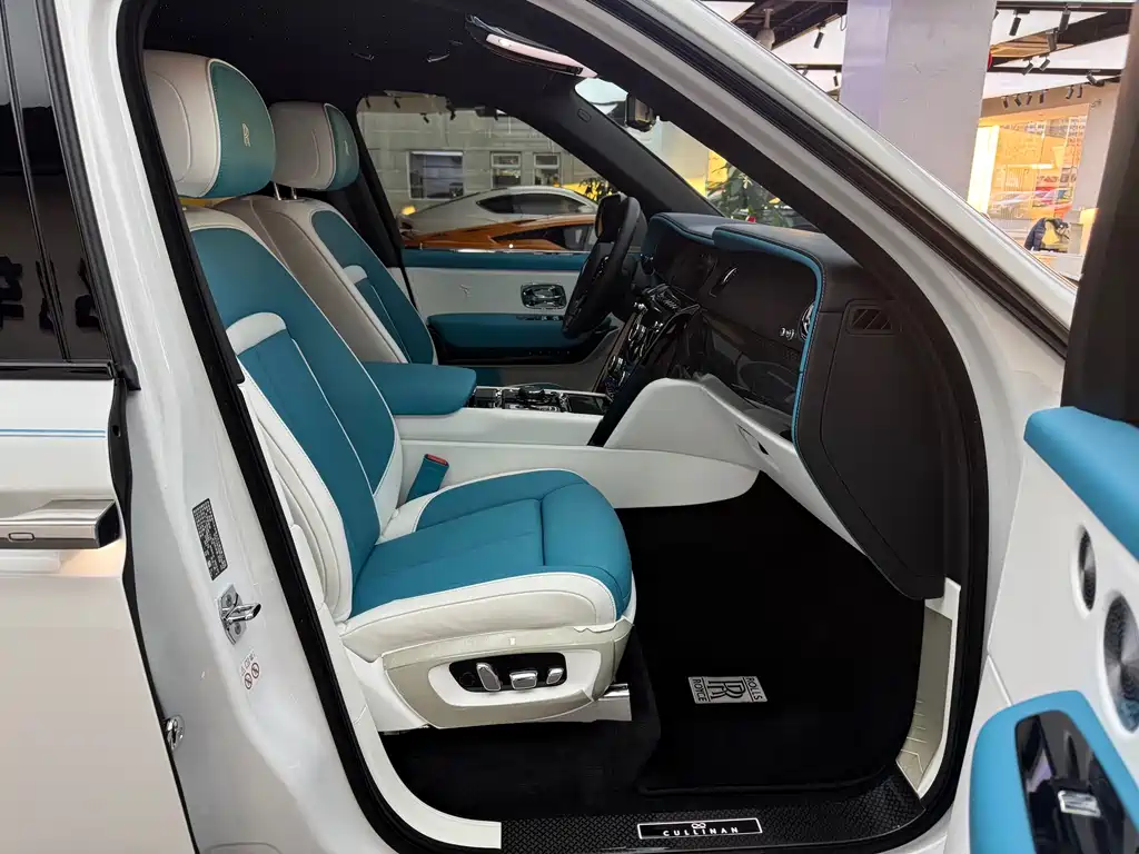 Rolls-Royce Cullinan Black Badge, фото 10