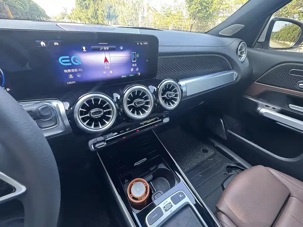 Mercedes-Benz EQB — миниатюра 7