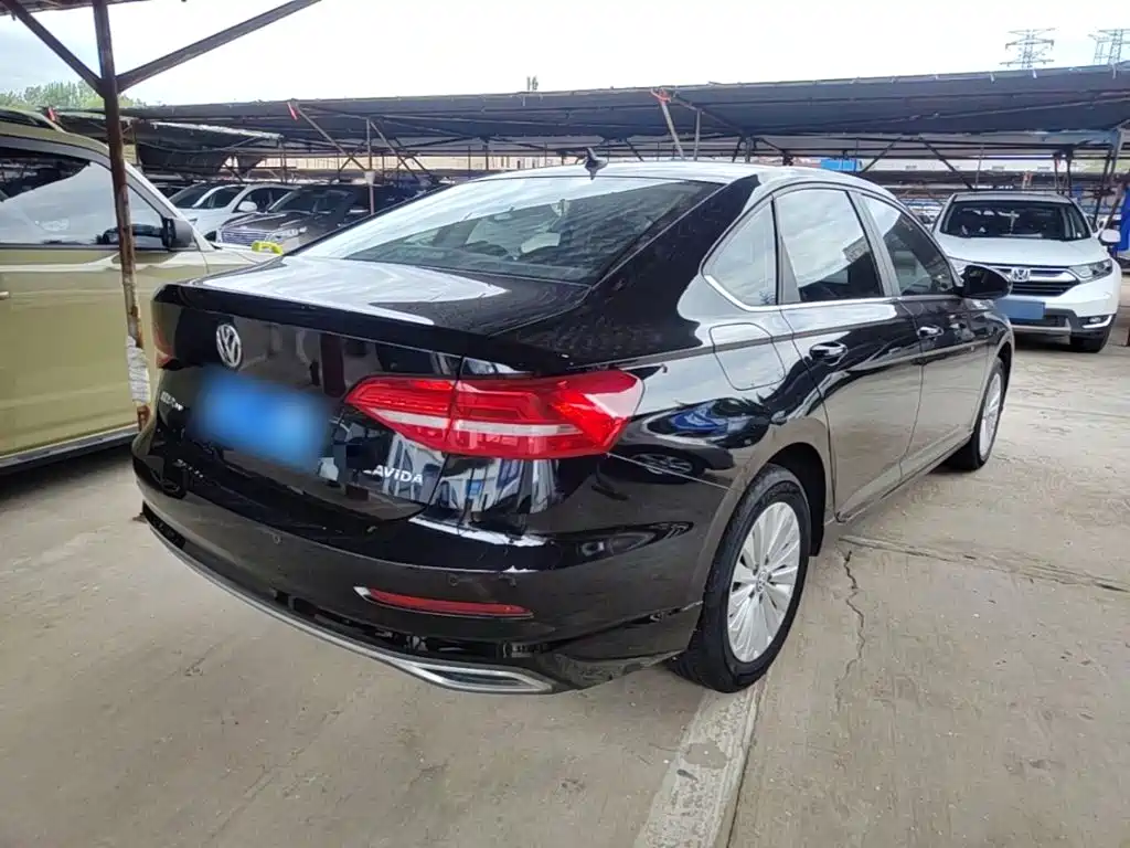 Volkswagen Lavida — миниатюра 7