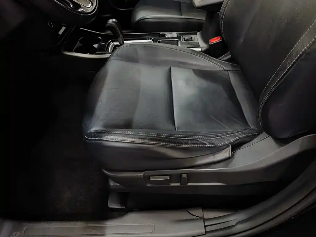 Mitsubishi Outlander — миниатюра 20