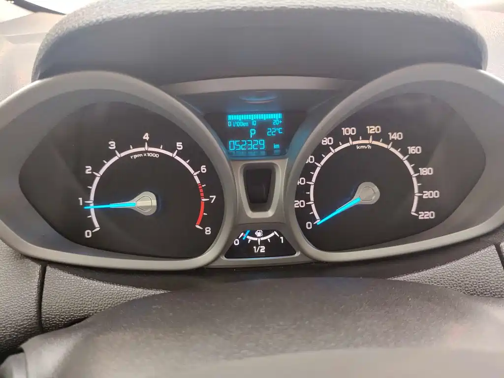 Ford EcoSport 2013 1.5L AT Luxury