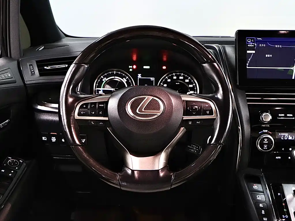 Lexus LM — миниатюра 9