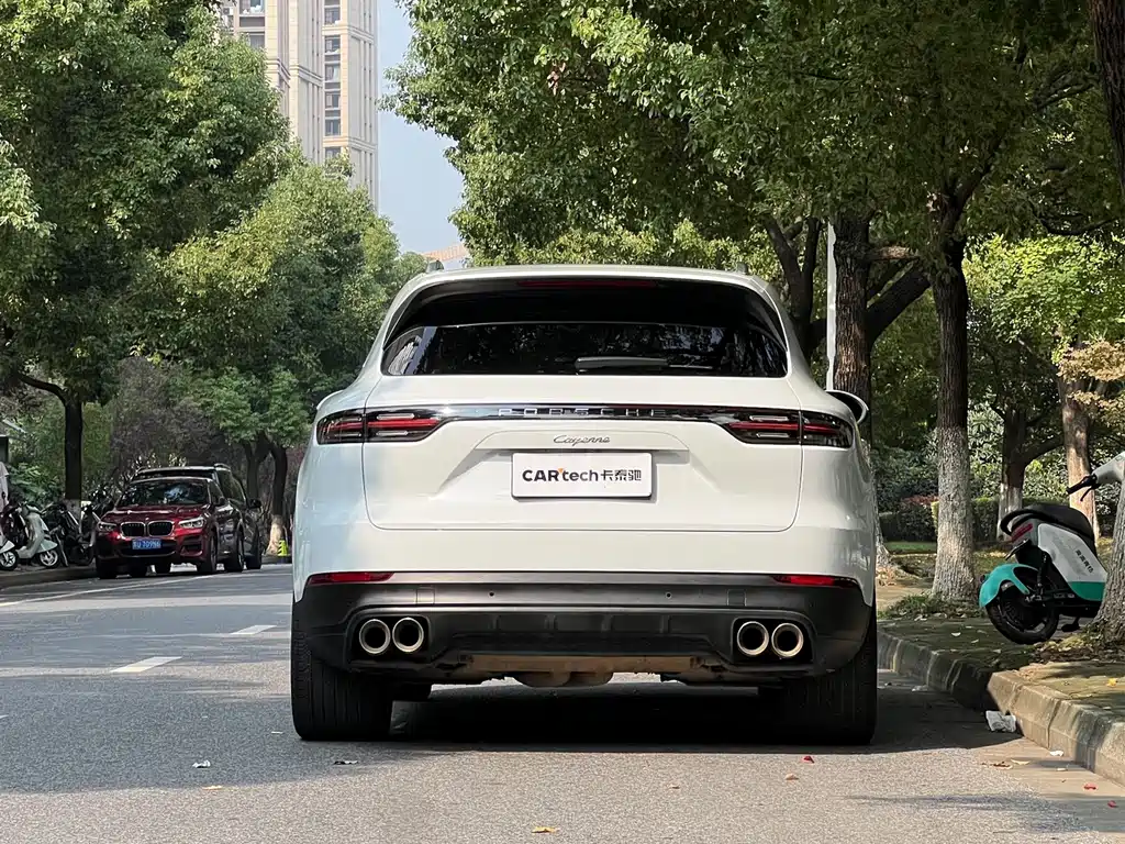 Porsche Cayenne — миниатюра 6