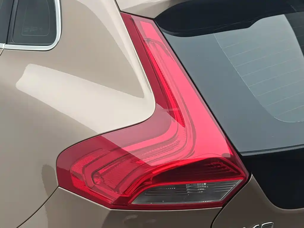 Volvo V40 — миниатюра 13