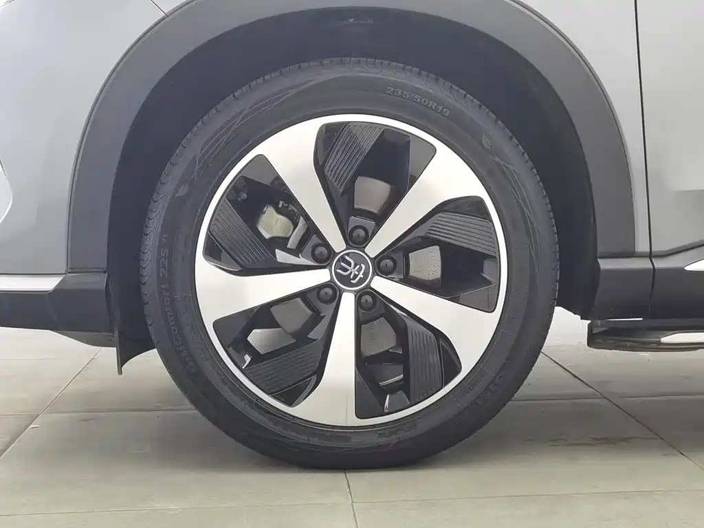 BYD PLUS New Energy — миниатюра 17