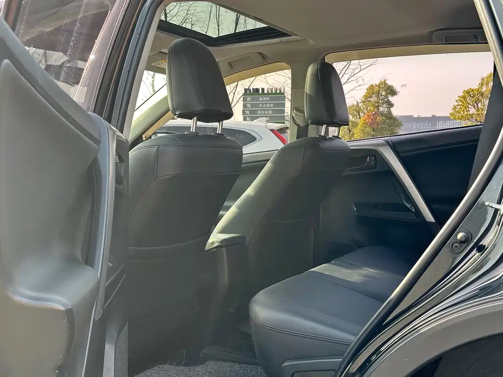 TOYOTA RAV4 RONGFANG