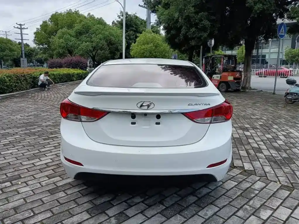 Hyundai Elantra Langdong — миниатюра 5