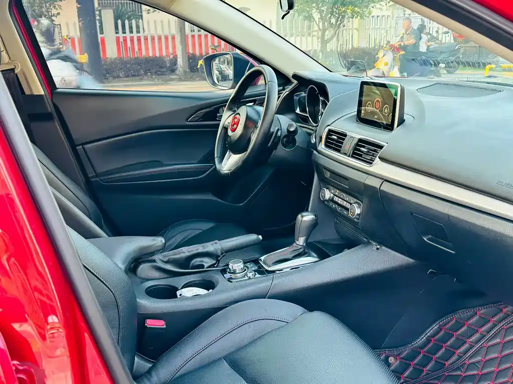 Mazda Mazda3 3 2016 2.0L AT Flagship