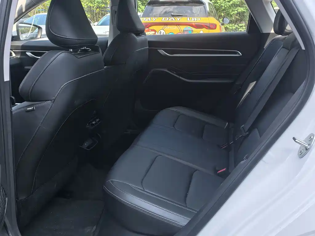 Geely Emgrand — миниатюра 8