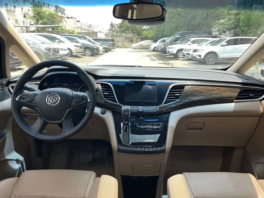 Buick GL8 — миниатюра 13