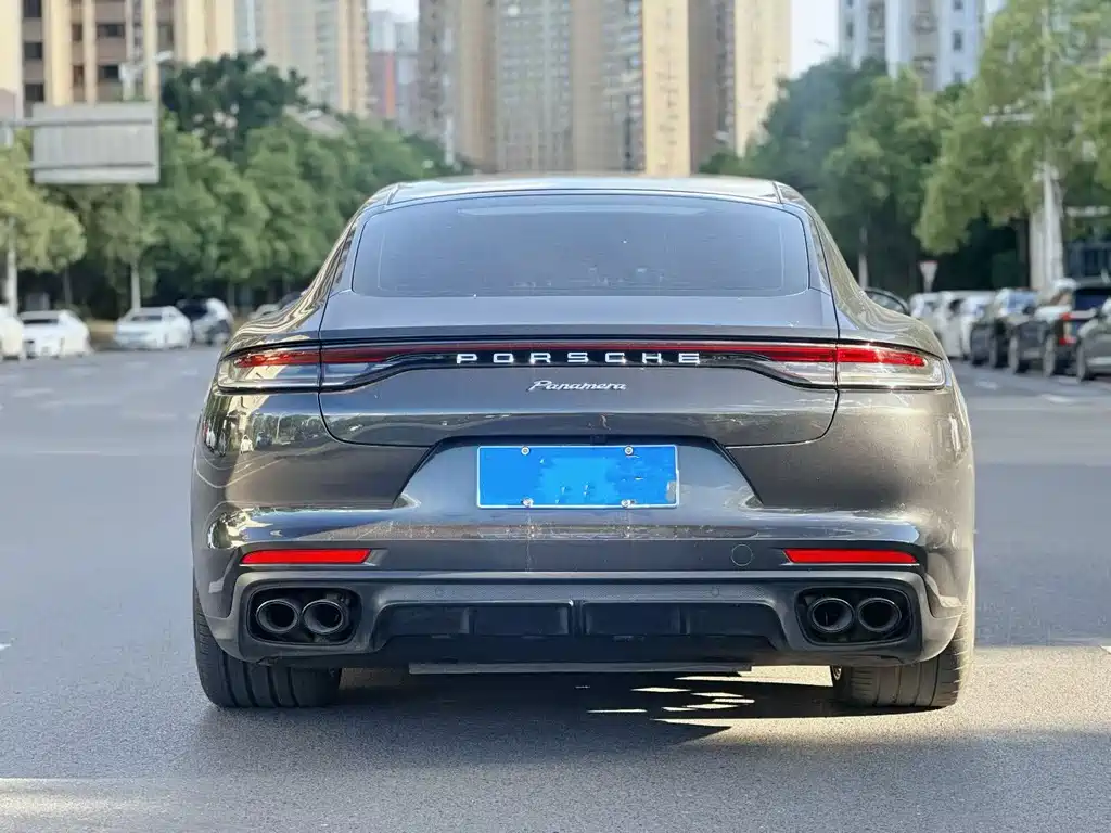 PORSCHE PANAMERA