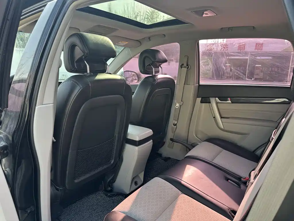 Chevrolet Captiva — миниатюра 9