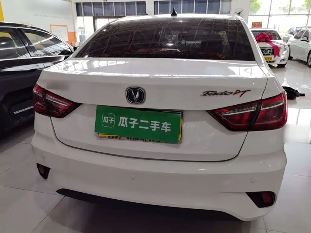 Changan Eado DT — миниатюра 6