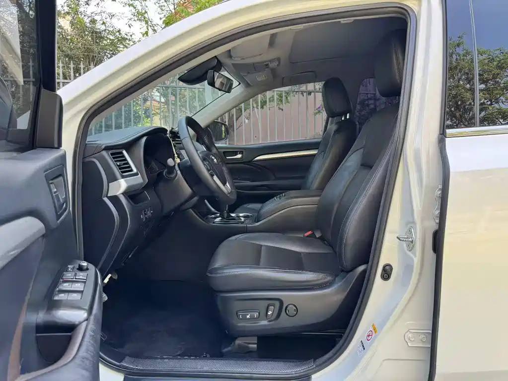 Toyota Highlander — миниатюра 16