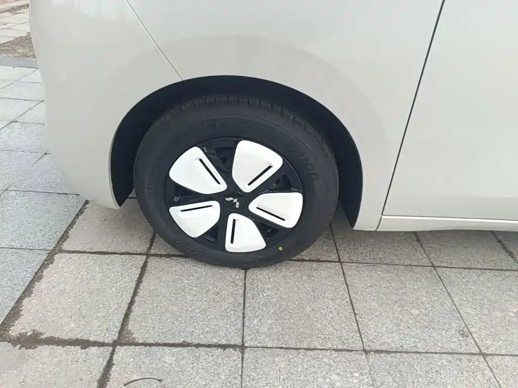 Wuling MINIEV — миниатюра 23