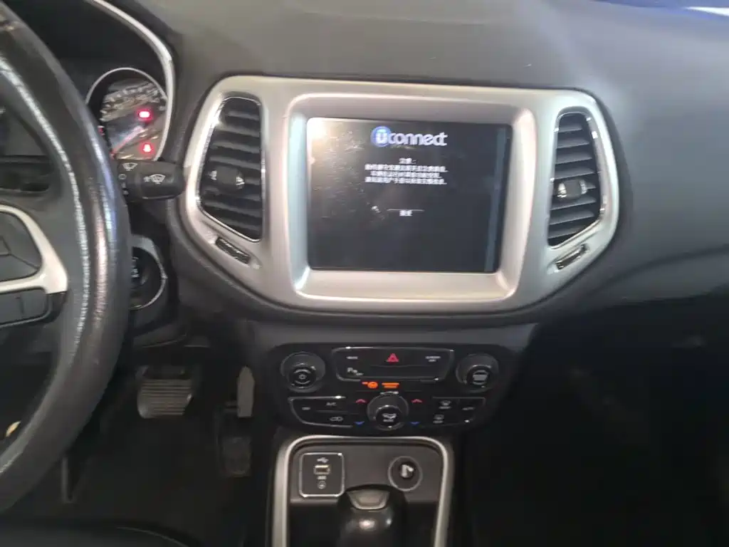 Jeep Compass — миниатюра 13